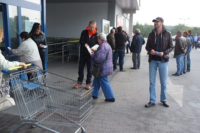 Protest przed sklepem Lidl w Katowicach