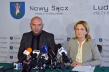 Nowy Sącz. Ratusz tłumaczy, że brak 8 mln zł to nie wina urzędników. Prezydent nie ma też z czego podwyższyć pensje dla nauczycieli