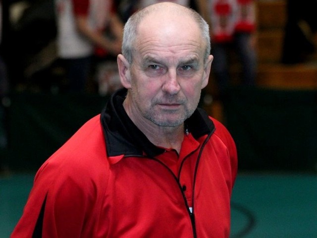 Trener Andrzej Dudziec ma za sobą ciężkie chwile. Biało-czerwoni przegrali po raz piąty  szósty z rzędu.