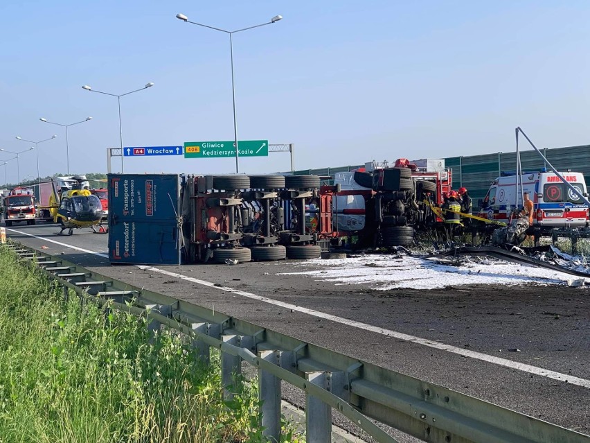 Wypadek na autostradzie A4 w Gliwicach. Samochód ciężarowy...