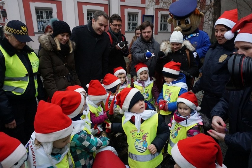 Poznańskie koziołki w świątecznych strojach