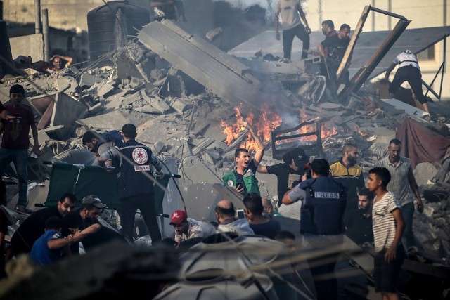Strefa Gazy. W wyniku izraelskiego ostrzału zginęła rodzina reportera stacji Al Jazeera
