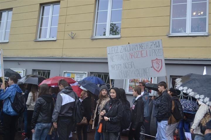 Częstochowa: Protest w obronie I Liceum Ogólnokształcącego...