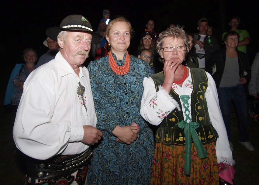 Odkryj Beskid Wyspowy. W sobotni wieczór wspięli się na Luboń Wielki, a w niedzielny poranek pokonali Grodzisko