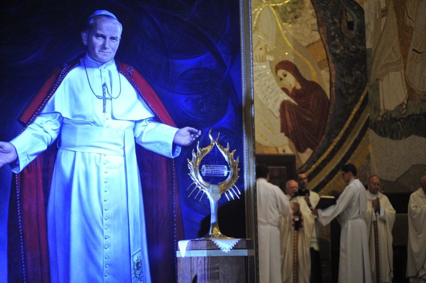 Forum młodych PiS chce chronić dobre imię Jana Pawła II....