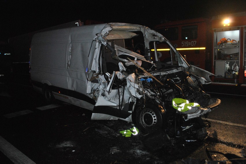 Zderzenie busa z ciężarówką na DK1