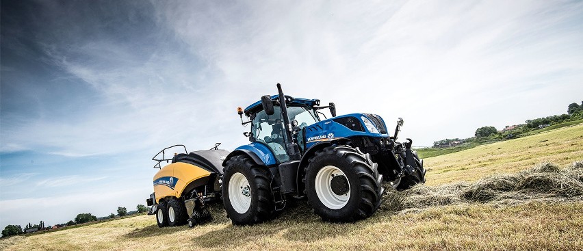 Niebieskie traktory z wynikiem 304 zarejestrowanych...