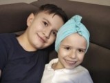 Chory na nowotwór 10-letni Kubuś walczy o życie. Konieczna jest kosztowana terapia. Z rakiem zmaga się też jego siostra! 
