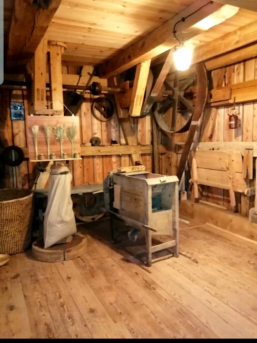 Wnętrze ponad 100-letniego wiatraka w Mokrym Dworze
