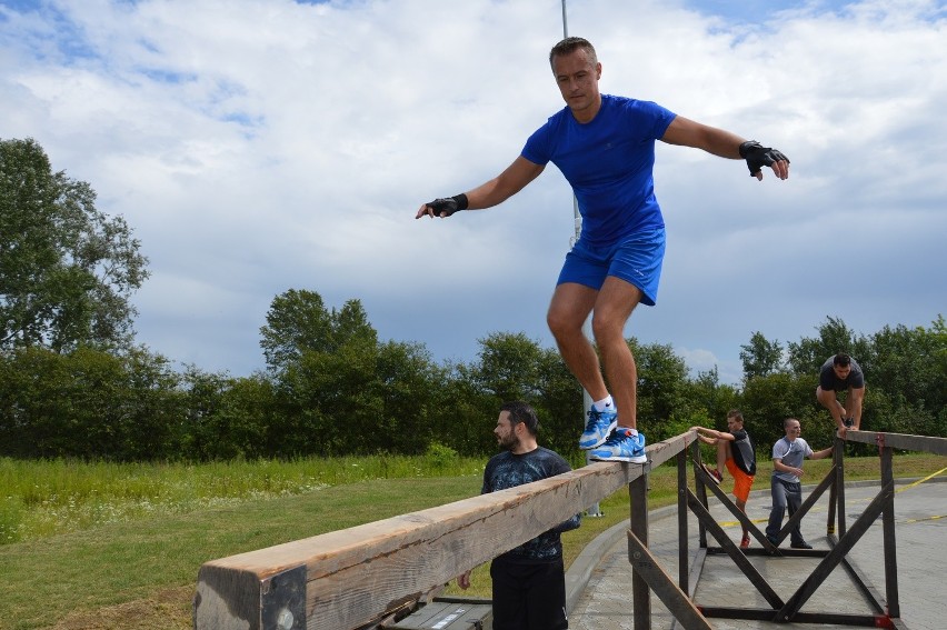 Ekstremalny trening do Runmageddonu Games w Stalowej Woli. Pokonywali piekielną trasę