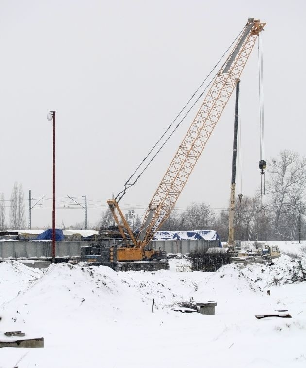 W okolicy ul. Pabianickiej trwają prace przy budowie jednego z nowych przystanków kolejowych.