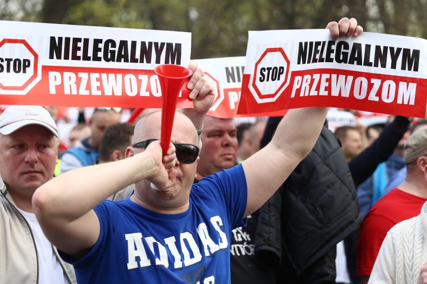 Protest taksówkarzy w Warszawie 8.04.2019