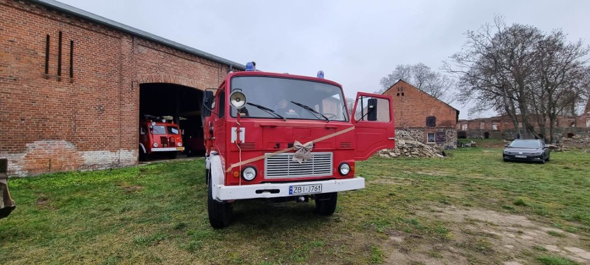 Kolejna pożarnicza perełka w karlińskiej kolekcji zabytkowych wozów