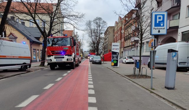 Z budynku wyniesiono siedmioro dzieci, w tym trzymiesięczne niemowlę. Pomocy udzielono też dorosłym mieszkańcom.