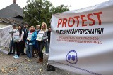 Bielsko-Biała: pracownicy szpitala pikietowali w sprawie obiecanych 150 zł ZDJĘCIA