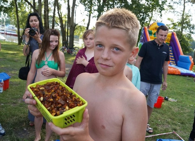 Bartek Jadach, najlepszy kruszwicki poławiacz bursztynów.