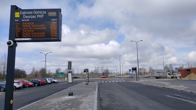 Nowe centrum przesiadkowe i obwodnica śródmieścia Dąbrowy Górniczej otwarte zostały oficjalnie 12 kwietnia Zobacz kolejne zdjęcia/plansze. Przesuwaj zdjęcia w prawo naciśnij strzałkę lub przycisk NASTĘPNE