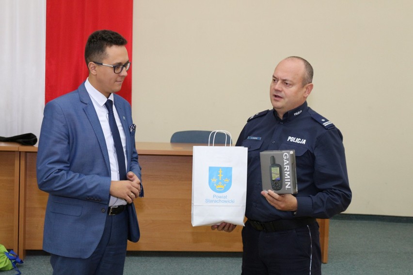 Starachowice. Zarząd Powiatu podzielił nagrodę 5000 złotych  za zajęcie trzeciego miejsca w realizacji programu „Bezpieczne Świętokrzyskie” 