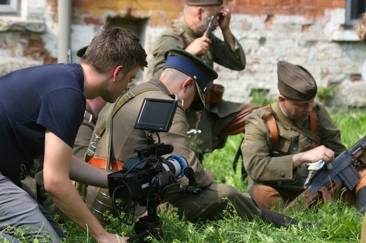 Grupa Rekonstrukcji Historycznej z Grajewa na planie filmu historycznego (zdjęcia)