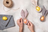 Malowanie wielkanocnych jajek. Co to za tradycja? Rodzaje wielkanocnych pisanek. Czym barwić jajka?