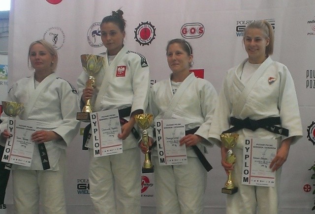 Podium w rywalizacji kobiet w kategorii do 57 kg. Od lewej: Beata Pepera (JudoWolbrom - 2. miejsce), Dominika Błach (Gwardia Opole - 1. miejsce), Patrycja Witoń (AZSPoznań - 3. miejsce), Natalia Znojek (Gwardia Opole - 3. miejsce).