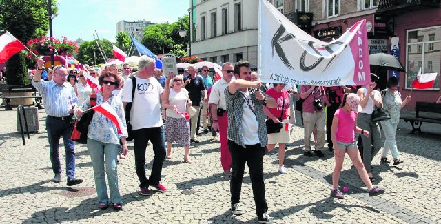 Pierwsza manifestacja Komitetu Obrony Demokracji przeszła ulicami Radomia 4 czerwca, w rocznicę pierwszych, częściowo wolnych wyborów w Polsce. Kolejna ma być 25 czerwca.