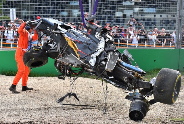 Wypadek Fernando Alonso i Estebana Gutierreza na Grand Prix Australii.