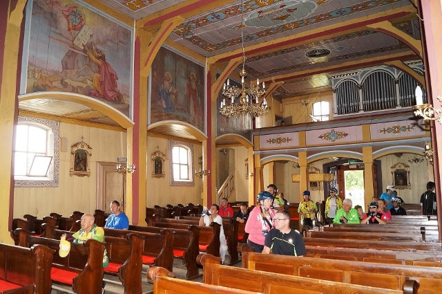 Aby zostać posiadaczem jubileuszowej odznaki NPT I PTTK trzeba zwiedzić m. in. kościół św. Anny w Kościeszkach
