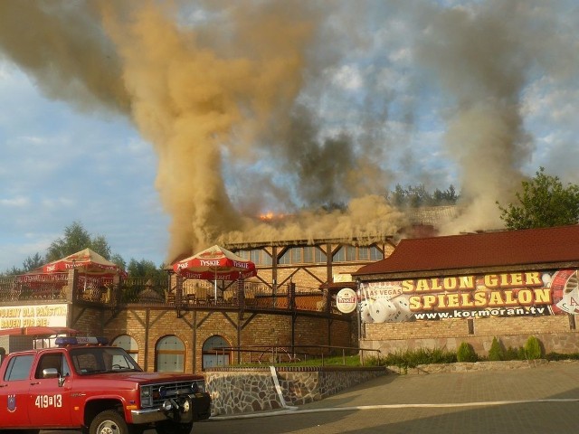 Ogień rozprzestrzenił się na cały ośrodek.