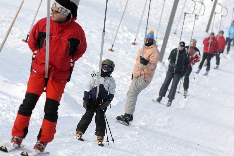 Świąteczne zjazdy na nartach w Myślęcinku