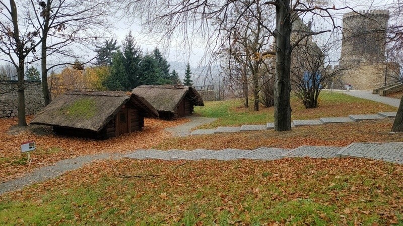 Wzgórze Zamkowe w Będzinie to ciekawe miejsce na jesienny...