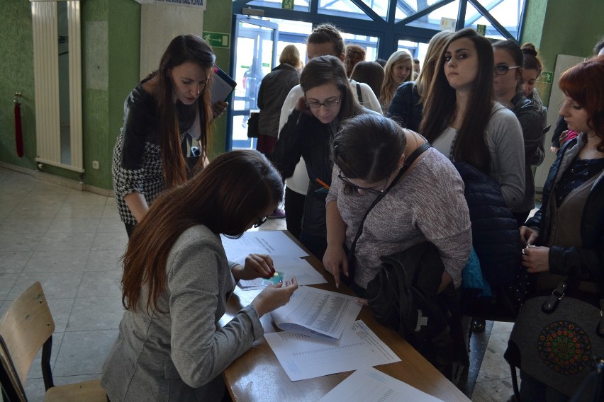 Wybory elektorów na Politechnice Częstochowskiej ZDJĘCIA Studencka komisja nie przyszła na wybory