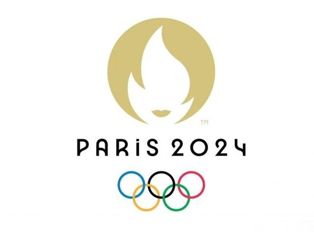Logo IO w Paryżu