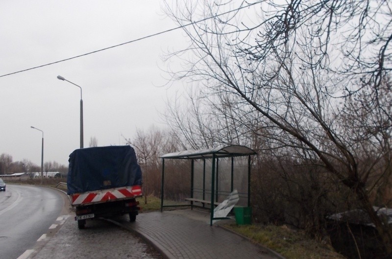 Przystanki w Toruniu: jedne dewastowane, drugie błagają o remont od lat