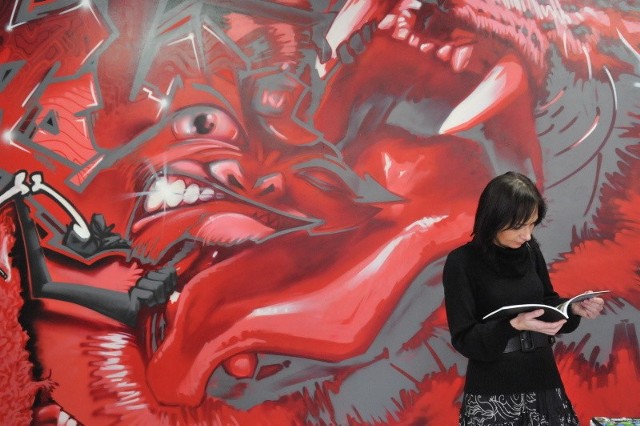 Wystawa sztuki graffiti, którą podziwiać można w Galerii BWA, jest podsumowaniem rocznego programu, promującego legalne malunki na miejskim obszarze