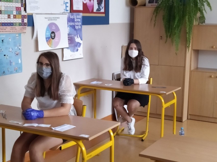 Egzamin ósmoklasisty 2020 w regionie radomskim. Uczniowie pisali egzamin ósmoklasisty z języka obcego nowożytnego