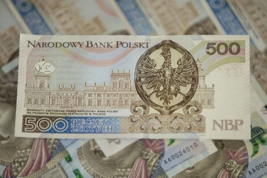 Romowie oszukują metodą na rozmiankę banknotu 500-złotowego