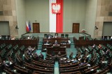 Sejm. Dyskusja nad wykonaniem budżetu za 2021 rok. PiS chwaliło, opozycja krytykowała. Głos zabrał także szef NIK Marian Banaś