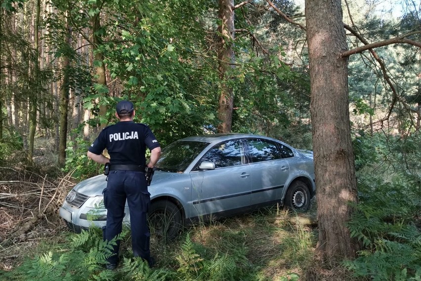 Policjanci z powiatu świeckiego ścigali najpierw radiowozem,...
