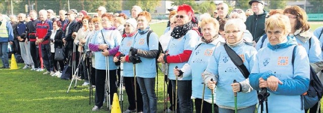 Uczestnicy mistrzostw licznie stawili się na pokazowym treningu nordic walkingu. Zajęcia poprowadziła dr Grażyna Kołomyjska z krakowskiej Akademii Wychowania Fizycznego