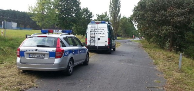 Właściciel autokaru za szereg popełnionych przestępstw odpowie przed sądem. W świetle prawa grozi mu kara do 3 lat więzienia.