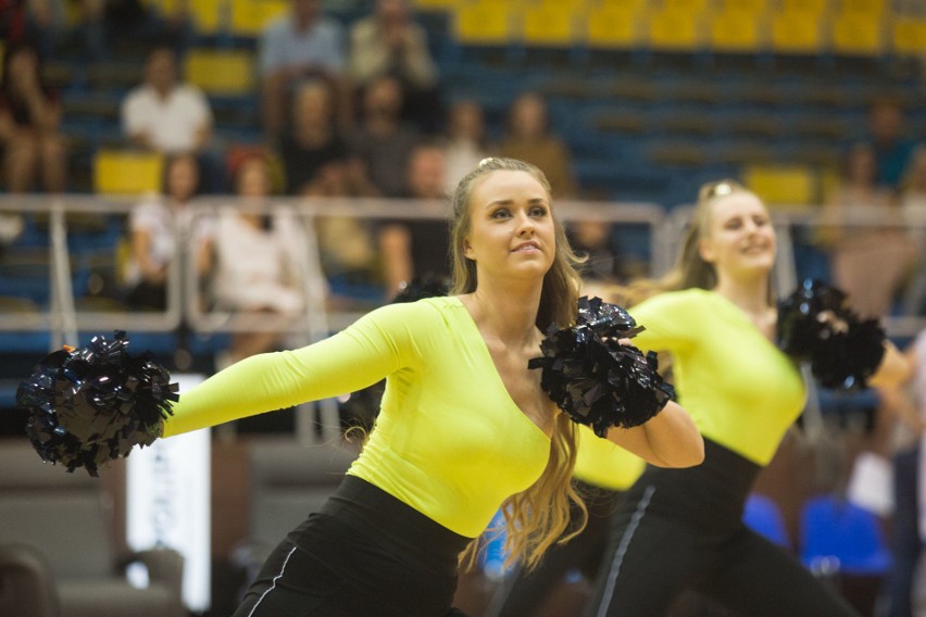 Cheerleaders Maxi podczas finału turnieju o Puchar Prezydenta Miasta Słupska