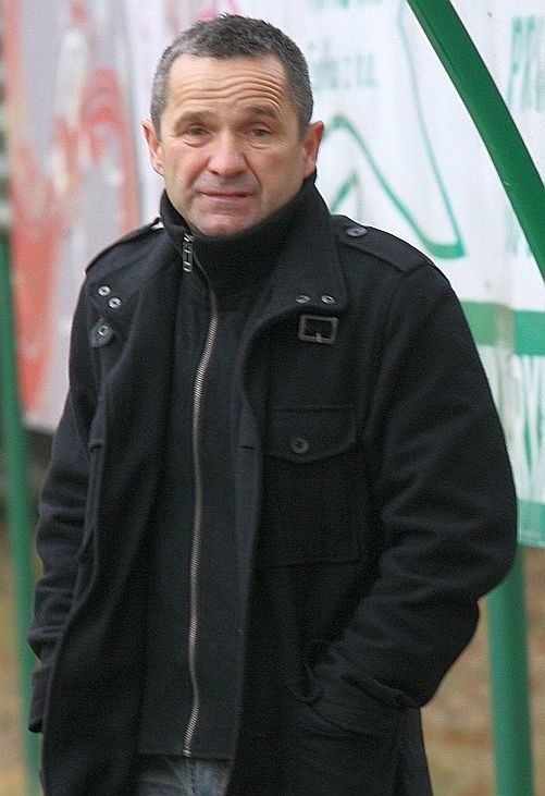 Trener Stali Nowa Dęba, Daniel Młynarczyk, sprawdzał w sparingu nowych piłkarzy.