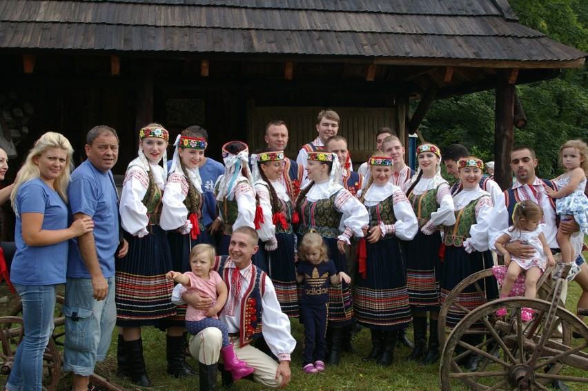 Zdynia. Zapłonęła Watra. Rozpoczął się 36. Festiwal Kultury Łemkowskiej