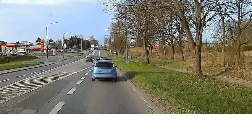 W Radomiu kierowca bez uprawnień wykonał niedozwolony manewr. Zatrzymali go inspektorzy transportu drogowego