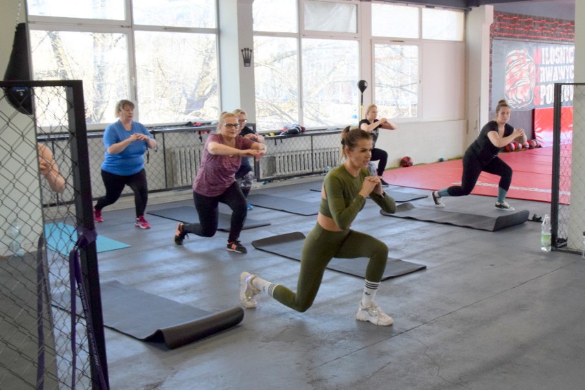 Ciekawe zajęcia Dzień Kobiet - ćwiczymy dla Siwej odbyły się w Kielcach. Poprowadziła je Wioleta Jończyk. Zobacz zdjęcia