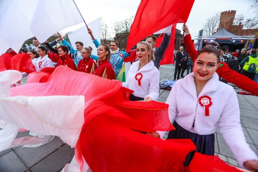 Radosna Parada Niepodległości tuż po godzinie 10 wyruszyła...