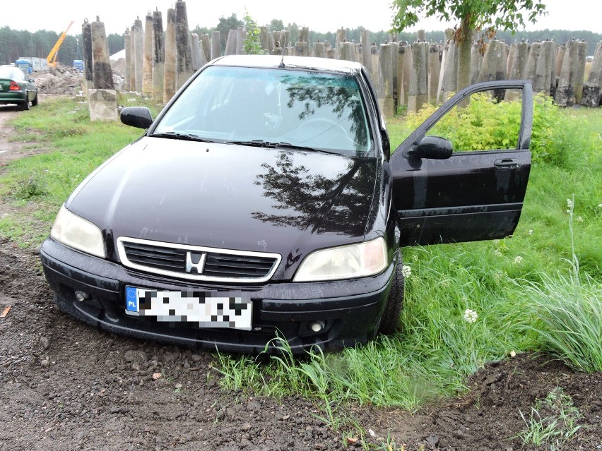 - Ponad 30-letnia mieszkanka Ostrołęki jadąca od Laskowca w...