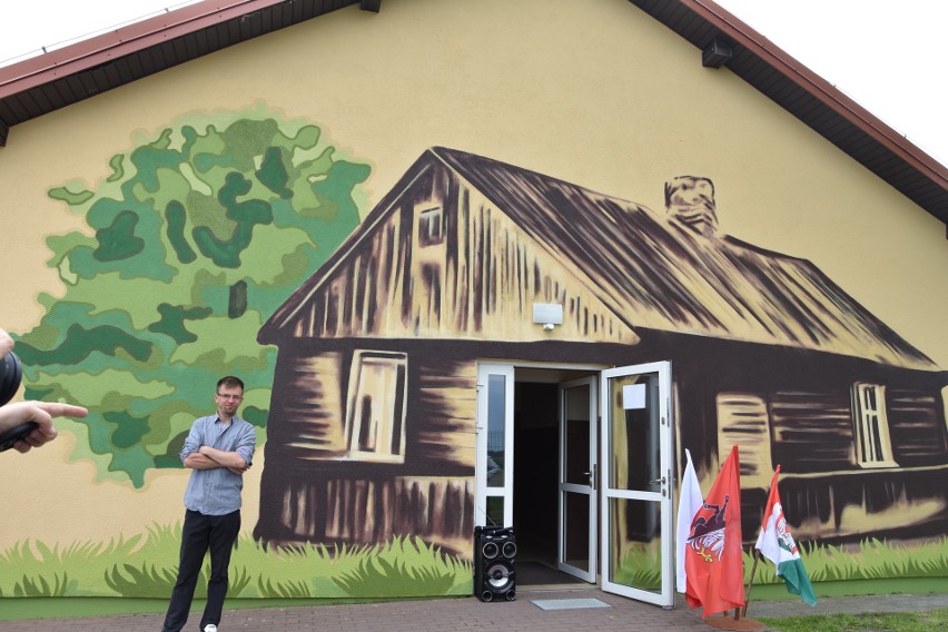 Mural w Starym Jarużynie gotowy. Inspiracją dla twórców...