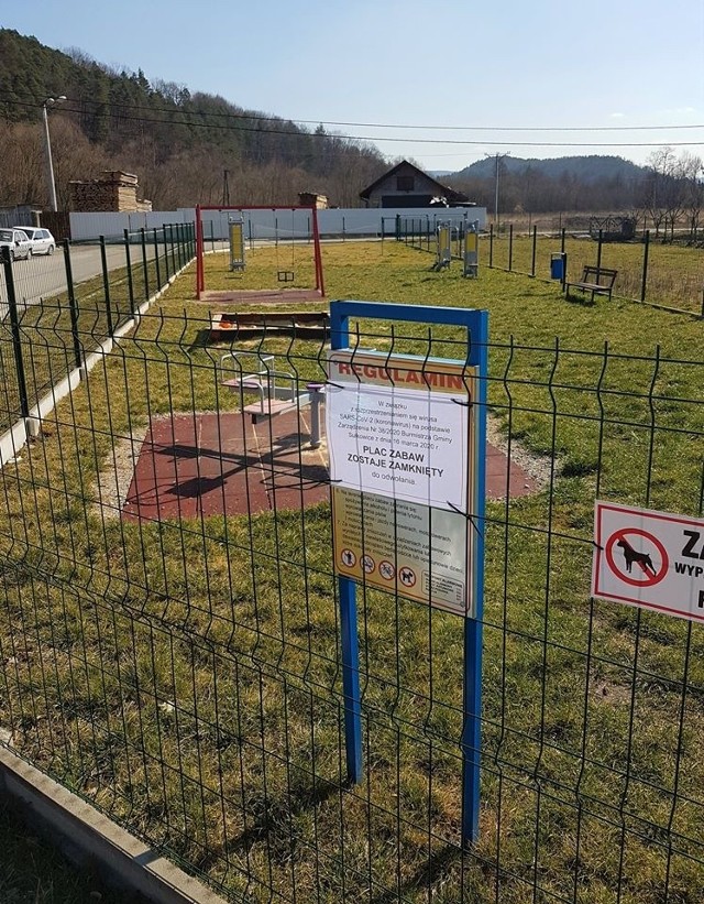 Podobnie jak wiosną, także teraz place zabaw w gminie Sułkowice zarządzeniem burmistrza zostały czasowo zamknięte